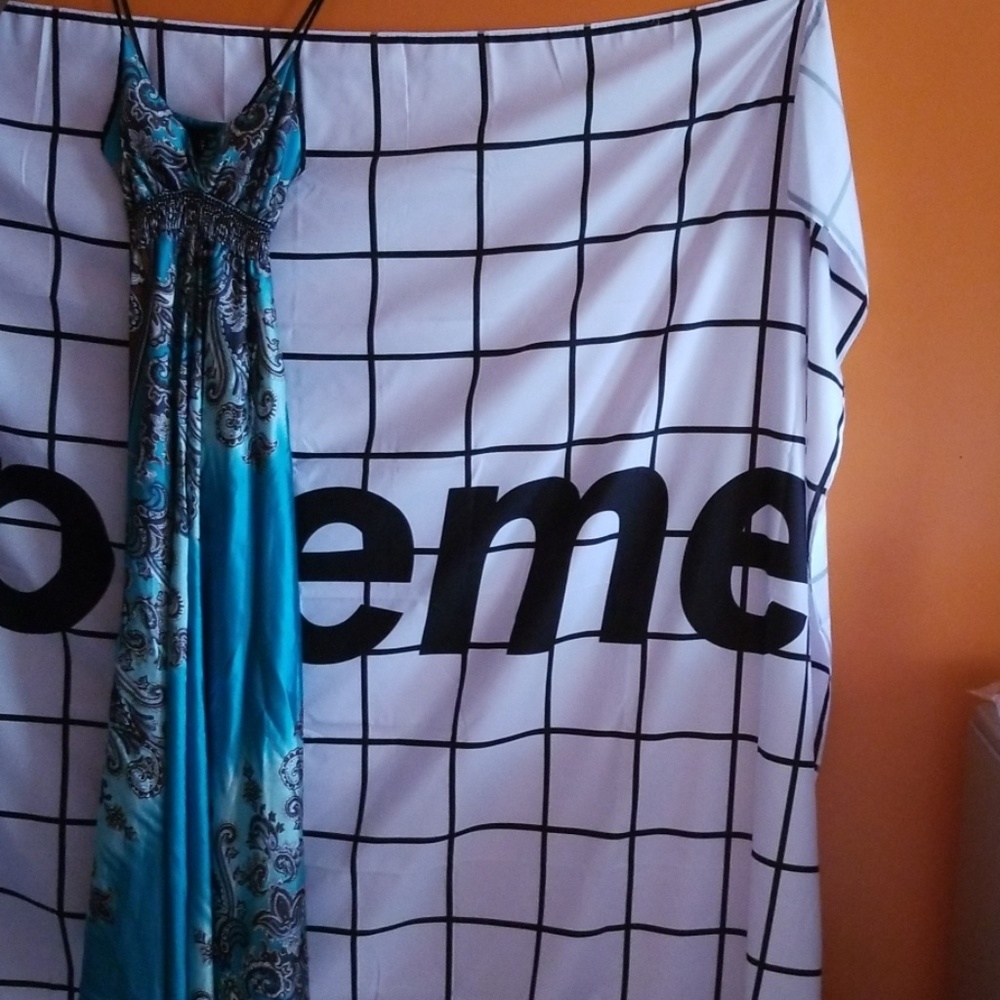 Dress - Picture 2 of 2